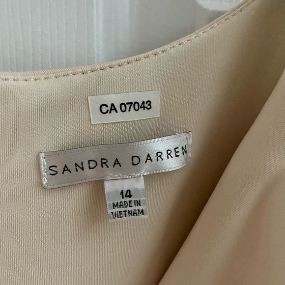 Cream & Black laser cut sheath dress NWOT - Picture 3 of 5